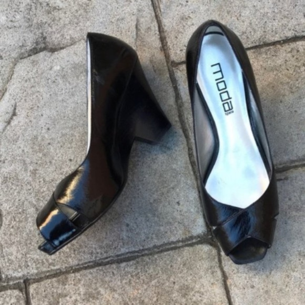 Black Patent Leather Moda Spana Peep Toe Heels